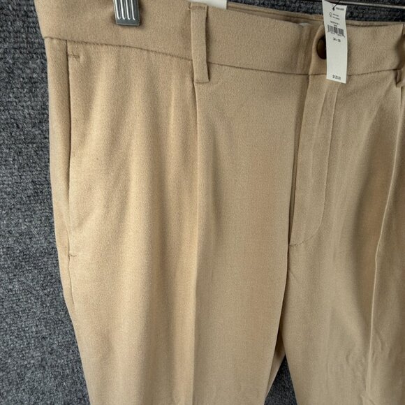 NWT Banana Republic Brushed Pleated Pant Men 34x30 Tapered Leg Relaxed Fit - Picture 2 of 16